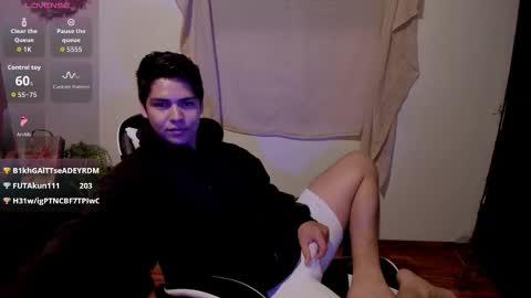 Snapshot of asta_kuro chatting on 12-17-25, 03:45 Asta Kuno online show from 12-17-25, 03:45