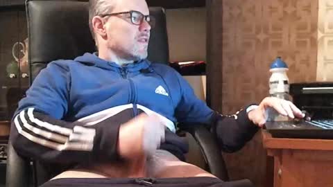 asterion51 online show from 12-19-25, 05:31