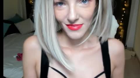 Snapshot of asteris_stella chatting on 10-16-25, 09:49 Asteris online show from 10-16-25, 09:49