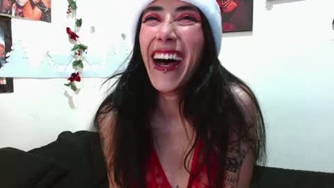 Snapshot of asterothxznikki chatting on 12-24-24, 06:11 Asterothxznikki online show from 12-24-24, 06:11