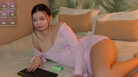 Snapshot of asterquinn chatting on 05-23-26, 12:42 Aster Quinn online show from 05-23-26, 12:42