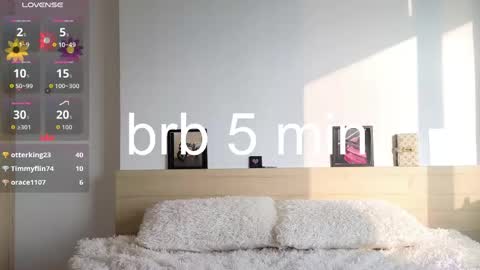 Snapshot of asterross chatting on 04-08-26, 11:27 Maya online show from 04-08-26, 11:27