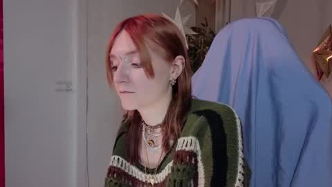 Snapshot of astra_lis chatting on 12-16-25, 07:52 Astra online show from 12-16-25, 07:52