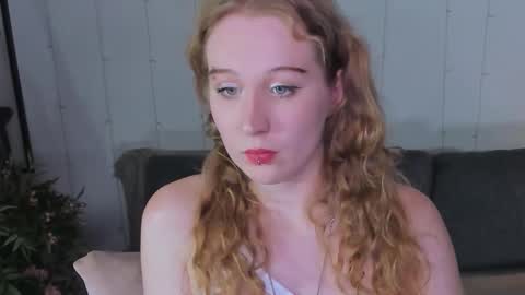 Snapshot of astra_mluse chatting on 10-18-25, 04:19 Astra online show from 10-18-25, 04:19