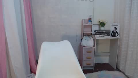 Anna online show from 02-14-25, 06:19