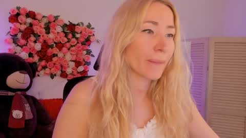 astramonroe online show from 06-03-26, 07:11