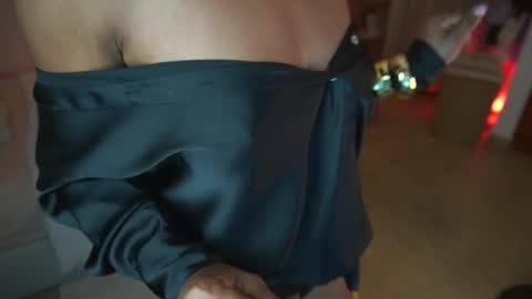 Snapshot of astrea_1 chatting on 09-12-25, 12:11 Astrea online show from 09-12-25, 12:11