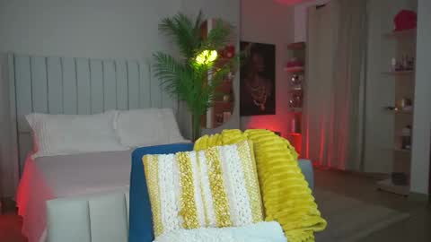 Snapshot of astrea_1 chatting on 09-24-25, 12:14 Astrea online show from 09-24-25, 12:14