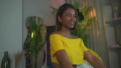 Snapshot of astrea_1 chatting on 10-10-25, 04:33 Astrea online show from 10-10-25, 04:33