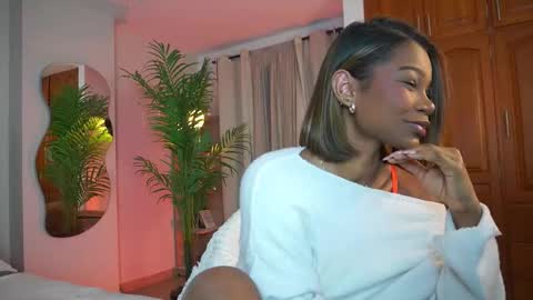 Snapshot of astrea_1 chatting on 12-04-25, 12:31 Astrea online show from 12-04-25, 12:31