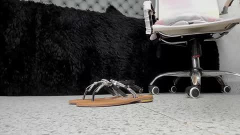 astrid01_ online show from 11-22-25, 10:53