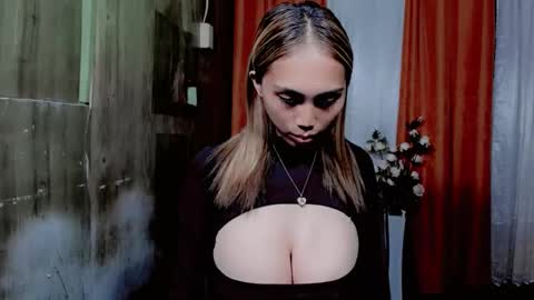 Snapshot of astrid_khalifa chatting on 10-09-25, 12:58 Astrid online show from 10-09-25, 12:58