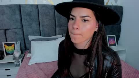 Snapshot of astrid_velle chatting on 11-22-25, 04:11 astrid_velle online show from 11-22-25, 04:11