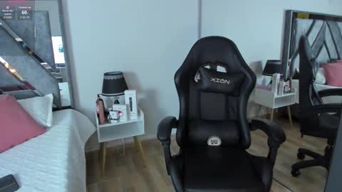 Astrid  online show from 01-06-26, 08:56