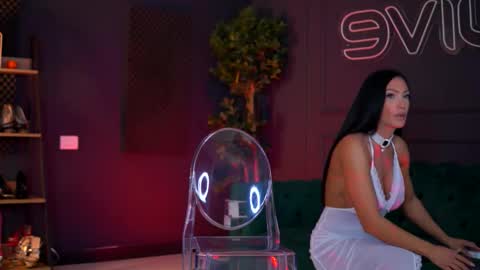 Astrid online show from 12-21-25, 09:22