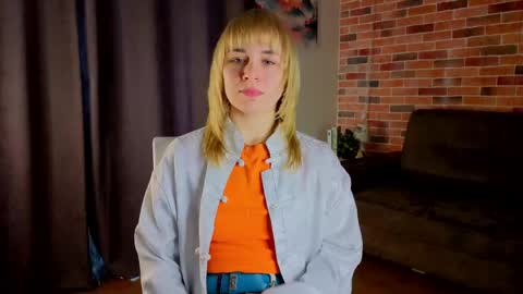 Lina online show from 04-27-26, 07:28