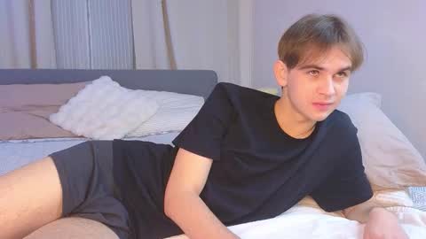 Snapshot of astrodesire chatting on 11-20-25, 03:56 Evan online show from 11-20-25, 03:56