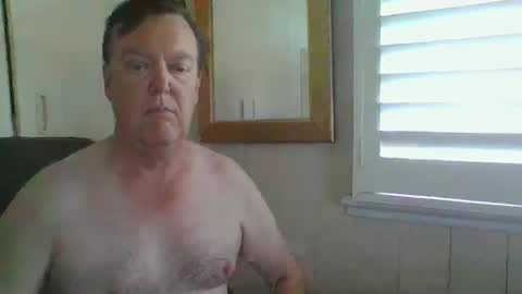 Snapshot of astute008 chatting on 11-19-25, 06:13 astute008 online show from 11-19-25, 06:13