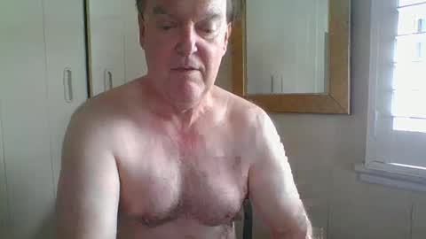 Snapshot of astute008 chatting on 12-15-25, 10:58 astute008 online show from 12-15-25, 10:58