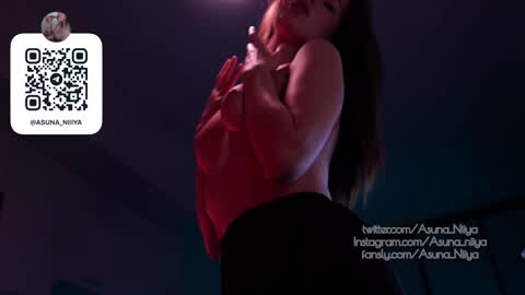 Snapshot of asuna_niiya chatting on 11-05-25, 12:16 Asuna Niiya - online show from 11-05-25, 12:16