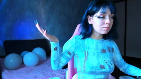 Snapshot of asuna_yuuki__ chatting on 12-18-24, 08:20 My schedule GTM20500am-1100am online show from 12-18-24, 08:20