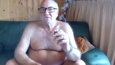 Snapshot of asusandy chatting on 02-18-25, 11:00 asusandy online show from 02-18-25, 11:00