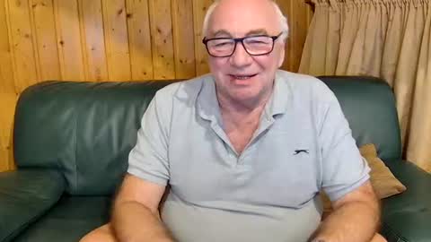 Snapshot of asusandy chatting on 02-25-25, 11:00 asusandy online show from 02-25-25, 11:00