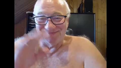 Snapshot of asusandy chatting on 10-04-25, 02:04 asusandy online show from 10-04-25, 02:04