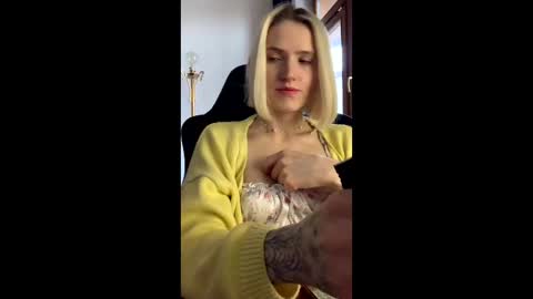 Snapshot of asya_new chatting on 10-24-25, 07:05 asya_new online show from 10-24-25, 07:05