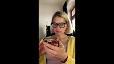 Snapshot of asya_new chatting on 10-25-25, 10:12 asya_new online show from 10-25-25, 10:12