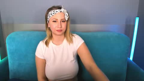 Snapshot of asyapink chatting on 03-09-25, 04:49 AsyaPink online show from 03-09-25, 04:49