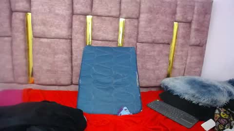 COLOMBIA online show from 04-23-26, 04:03