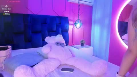 Athenea online show from 01-14-26, 04:07