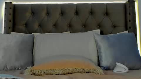 Atenea Hank online show from 12-21-24, 03:14