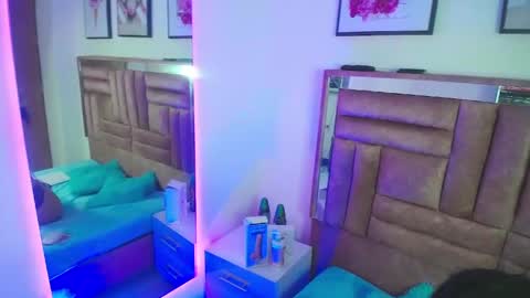 Snapshot of atenea_luxx chatting on 05-13-26, 04:32 atenea_luxx online show from 05-13-26, 04:32
