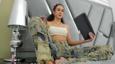Snapshot of atenea_sexxx chatting on 06-05-26, 06:52 atenea online show from 06-05-26, 06:52