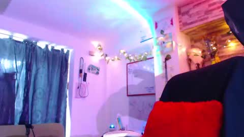 Atenea online show from 02-18-25, 08:14