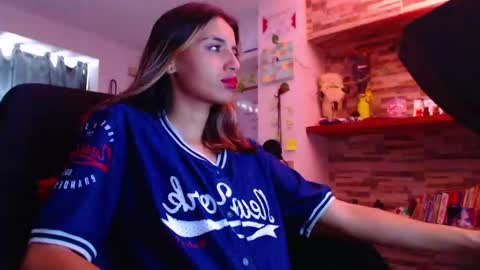 Atenea online show from 02-21-25, 03:32