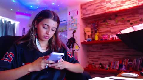 Atenea online show from 03-03-25, 02:37