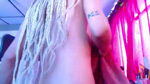 Atenea online show from 09-23-25, 01:25