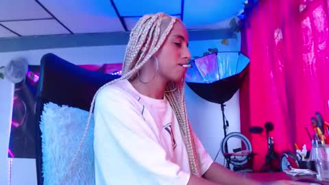 Atenea online show from 09-24-25, 03:26