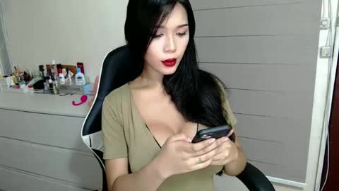 Snapshot of atheena_charm chatting on 05-11-26, 02:45 Athena online show from 05-11-26, 02:45