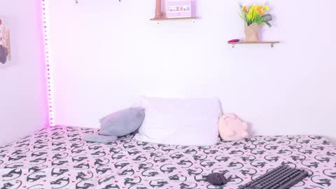 Snapshot of athena_makri05 chatting on 01-17-25, 04:15 ATENEA MAKRI online show from 01-17-25, 04:15