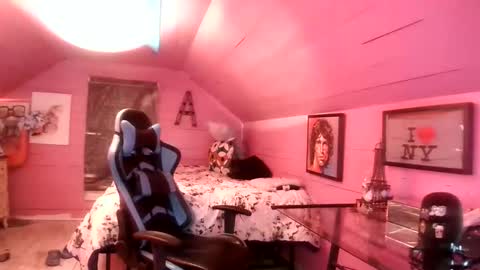   xoxo G0DD3SS xoxox    online show from 12-20-25, 03:02