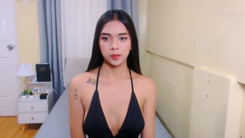 Snapshot of athenaheart chatting on 06-15-26, 01:57 Ady online show from 06-15-26, 01:57
