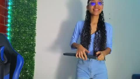 Athenea online show from 03-29-26, 08:14