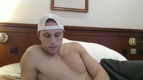 tommycb55555 online show from 09-25-25, 01:37