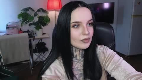 online every day between 10am-23pm online show from 06-06-26, 04:39