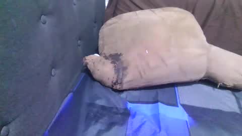 A online show from 11-12-25, 06:41