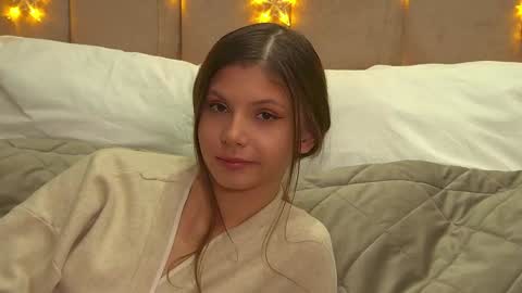 Snapshot of audreybarlow chatting on 12-13-24, 01:44 Audrey online show from 12-13-24, 01:44